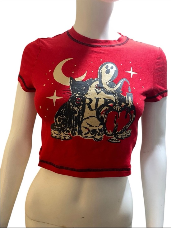 SHEIN Tops - SHEIN Red Halloween Graphic Crop Top